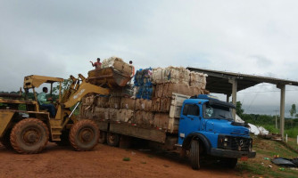 Sétima carga de resíduos sólidos recicláveis é despachada pela Associação “Reciclar Para Viver Melhor” de Araputanga-MT.