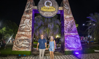 VALE DOS DINOSSAUROS EM ARAPUTANGA