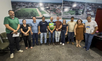 REUNIÃO DE SECRETÁRIOS MUNICIPAIS E PREFEITO