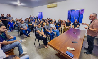 REUNIÃO COM SERVIDORES