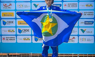 Alana, campeã brasileira sub‑15 no salto em distância, leva Araputanga ao pódio