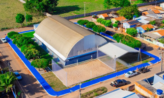 Prefeitura inaugura Quadra Poliesportiva Jonatas Teixeira Reis e lança projeto Raquetes do Amanhã em Cidade Alta