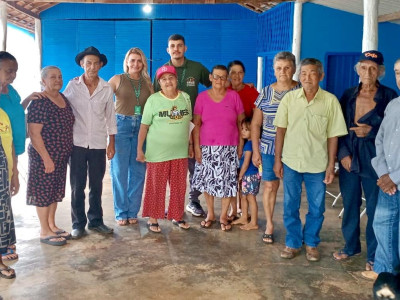 TARDE DE EXERCÍCIOS COM OS IDOSOS EM FARINÓPOLIS