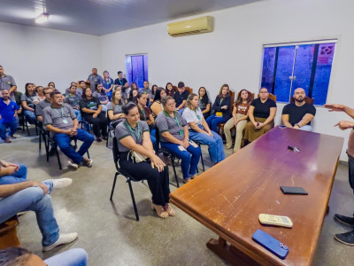 REUNIÃO COM SERVIDORES