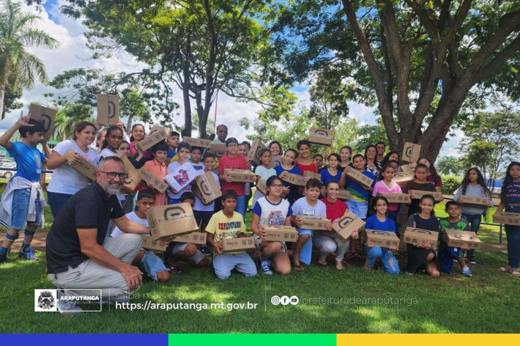 Prefeitura de Araputanga faz entrega do KIT ROBÓTICA para os alunos do 5° ano da Escola Municipal Rodolfo Trechald Curvo e Evaristo Costa.