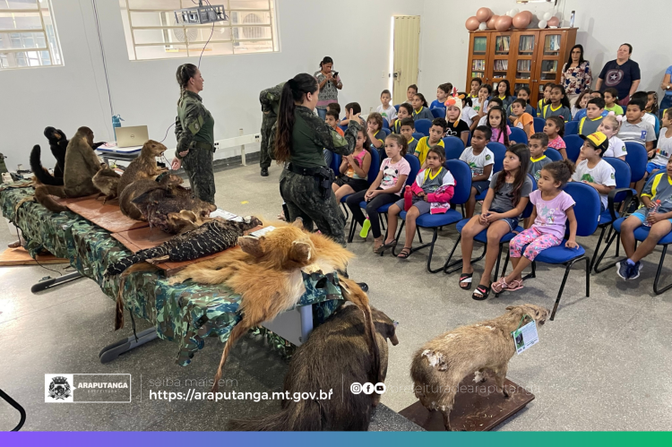 Polícia Ambiental realiza palestra e exposição de animais taxidermizados na Escola Municipal em Araputanga.