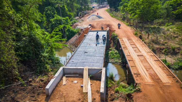 PONTE MISTA DE AÇO E CONCRETO