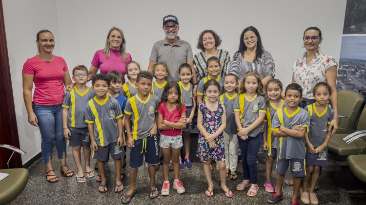 VISITA DOS ALUNOS PROJETO LEEI