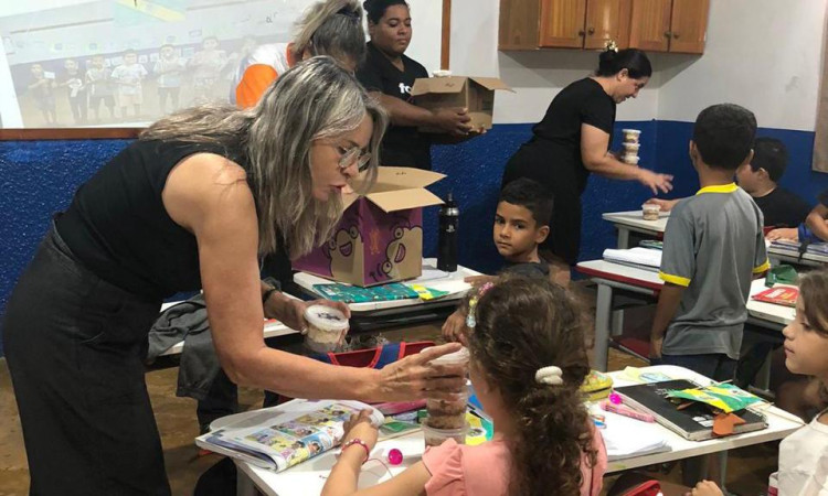 ENTREGA DE BOLO NAS COMUNIDADES RURAIS