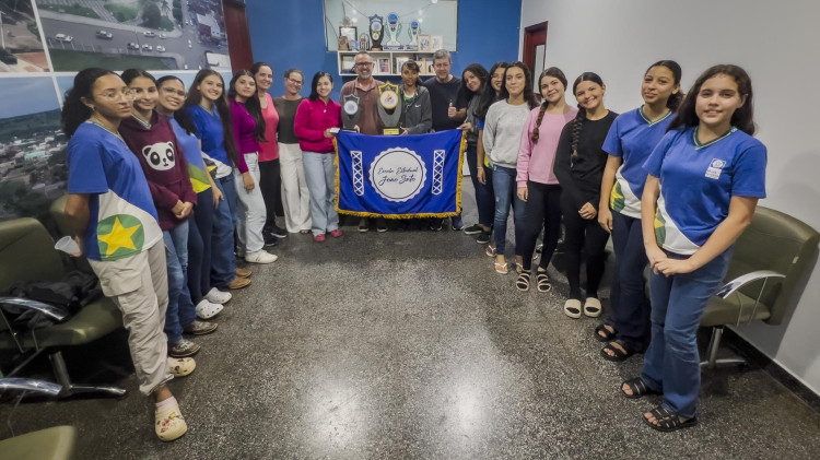 BASQUETEBOL E FUTSAL FEMININOS CONQUISTAM MEDALHAS