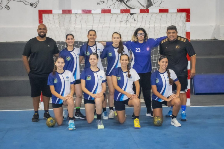 HANDEBOL DE ARAPUTANGA EM BUSCA DO OURO