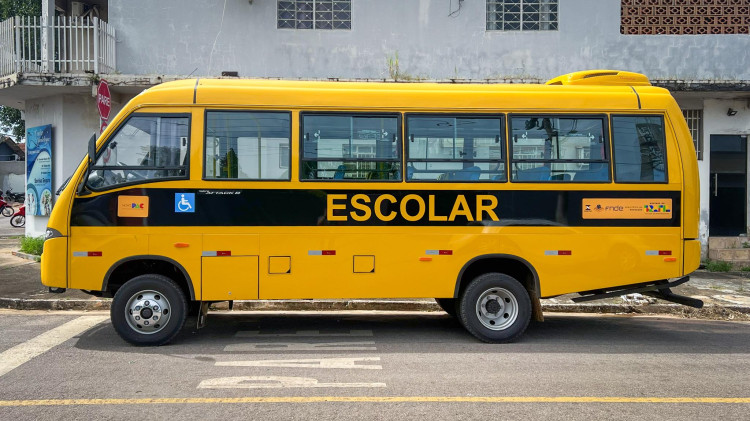 NOVO ÔNIBUS ESCOLAR PARA ARAPUTANGA