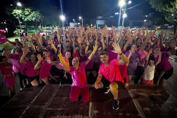 Movimento Rosa encerra Outubro Rosa com aulão no Lago Azul