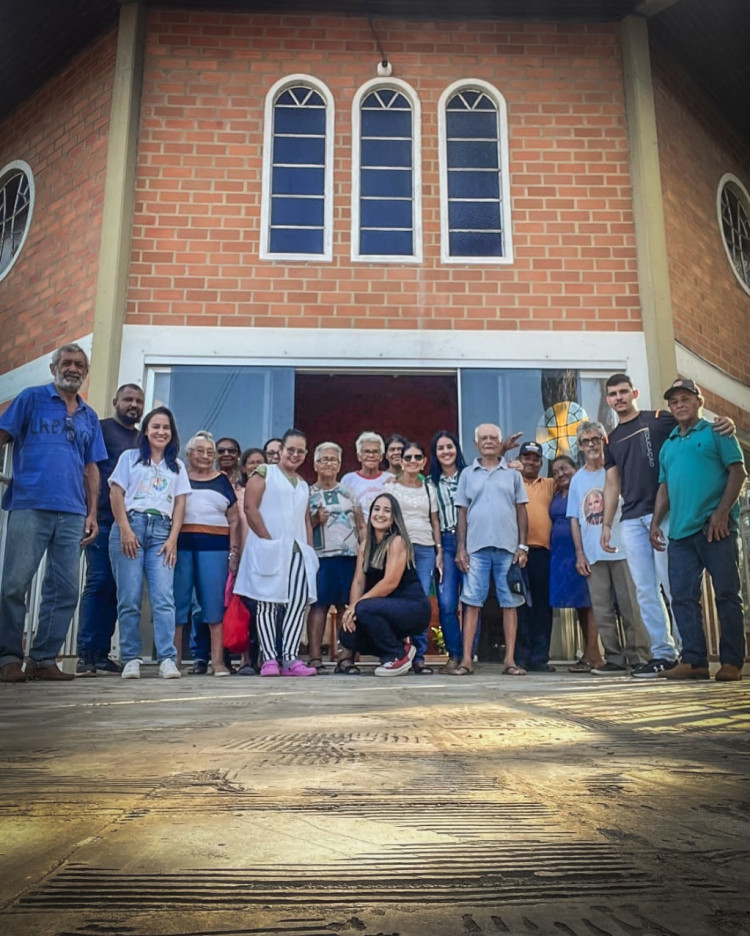 Visita do Grupo da 3ª Idade de Araputanga ao Lar dos Idosos de Jauru Fortalece Laços e Promove Troca de Experiências