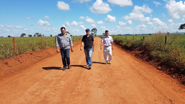 Em 15 dias 10% das estradas rurais de Araputanga patroladas e cascalhadas