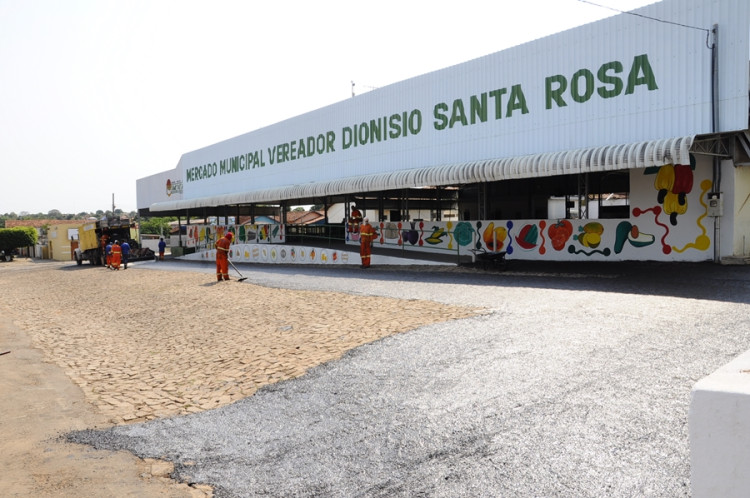 Prefeitura está aplicando lama asfáltica no Centro da cidade