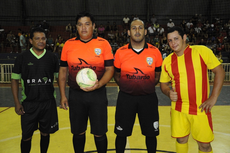 Drogaria Americana campeã do 1º Campeonato Perna de Pau