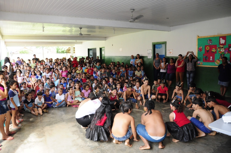 APRESENTAÇÕES DOS TRABALHOS DESENVOLVIDOS NA ESCOLA MUNICIPAL JOSÉ EVARISTO COSTA