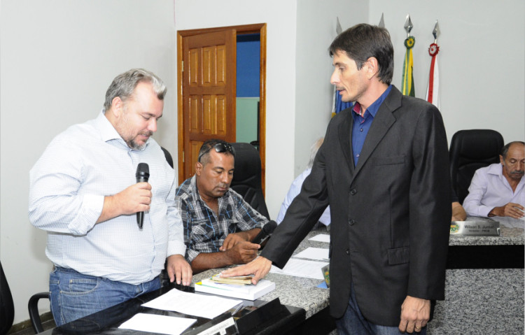 Prefeito em exercício reassume o cargo por mais 90 dias
