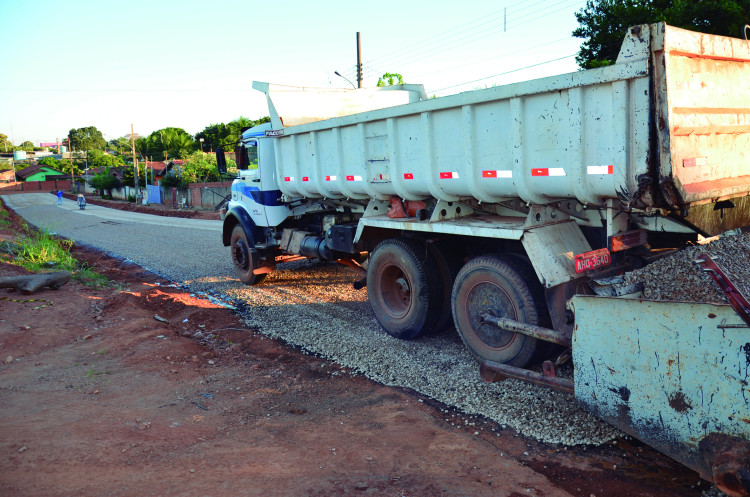 Secretaria de Obras intensifica ações nas áreas urbana e rural em Araputanga