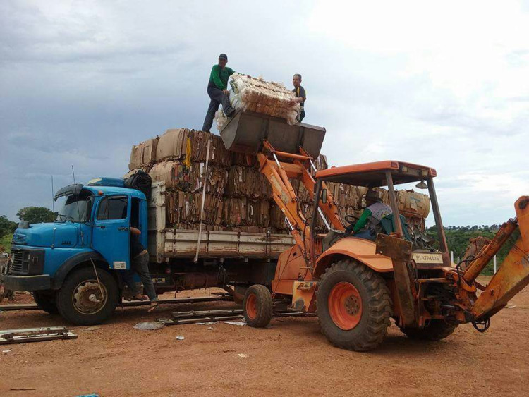 PRESERVANDO O MEIO AMBIENTE, SEXTA CARGA DE MATERIAIS RECICLAVÉIS É DESPACHADA.