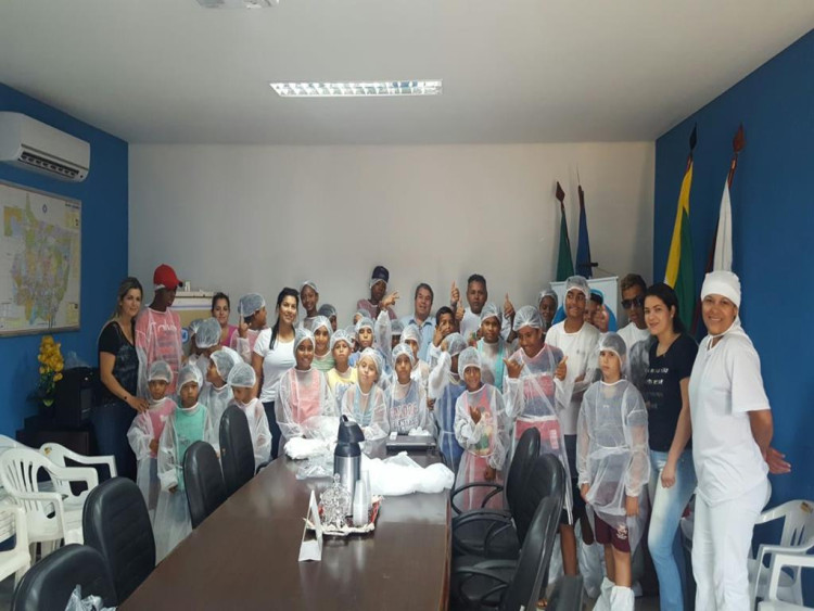 ALUNOS  DO SCFV PARTICIPARAM DE AULA DE CAMPO
